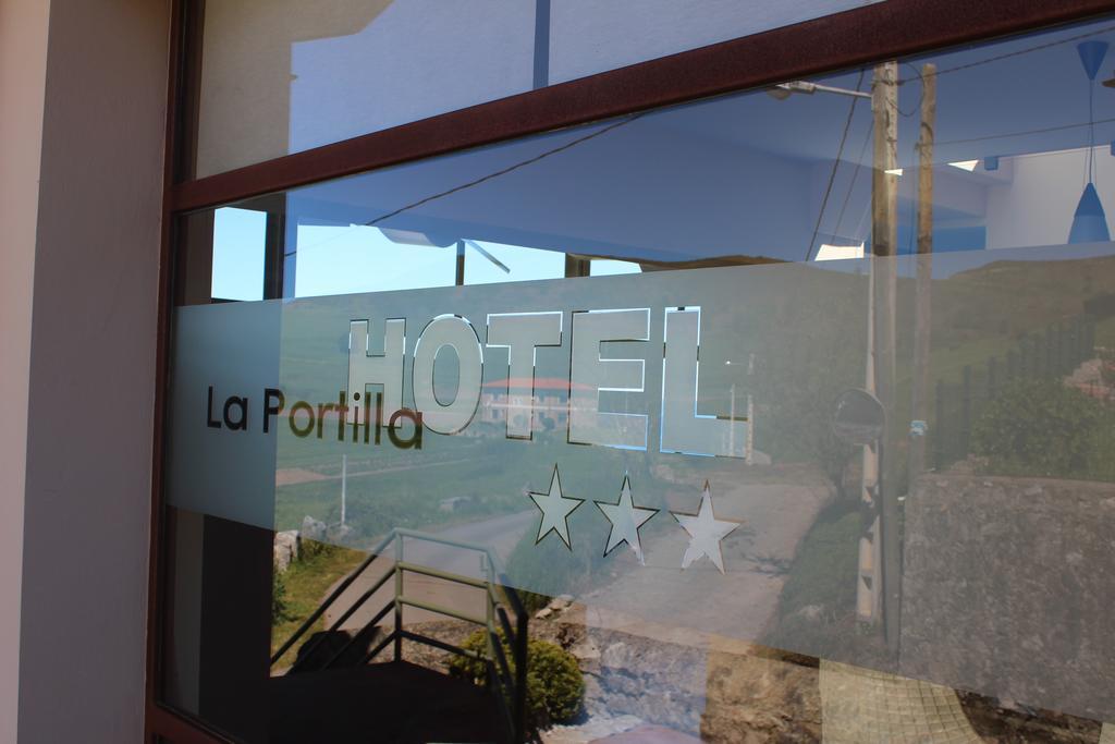 Hotel La Portilla Niembro Exterior foto